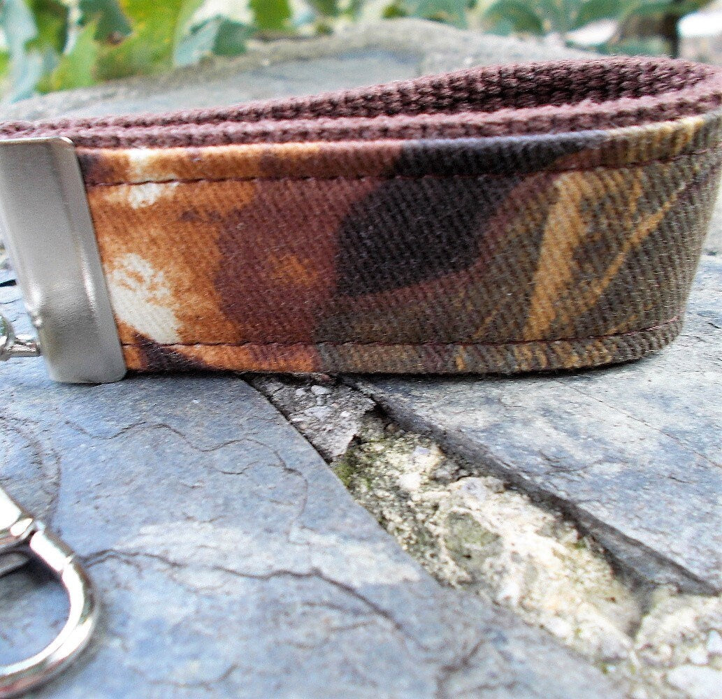 Camo Mini Key FOB Keychain for Him - Mini Keychain for Boyfriend, Husband, Father Ideal as Belt Loop Keychain