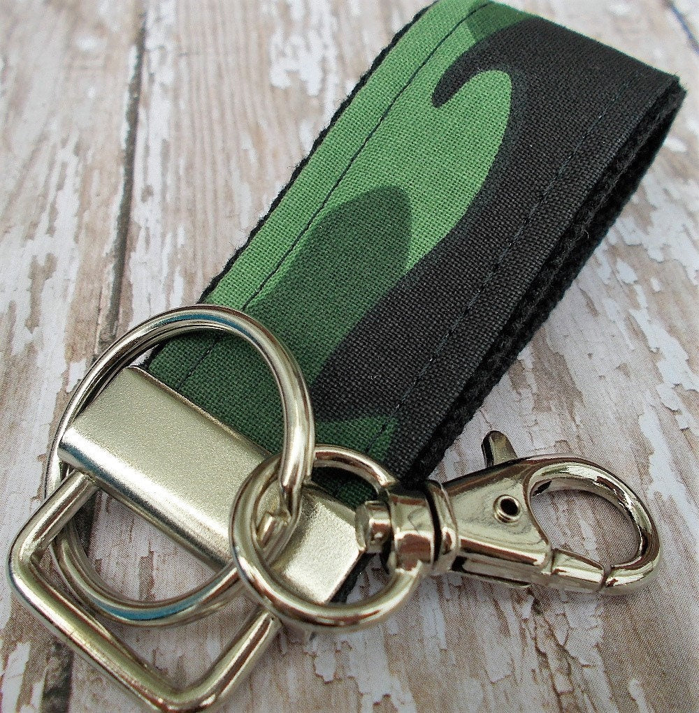 Camo Mini Key FOB Keychain for Him - Mini Keychain for Boyfriend, Husband, Father Ideal as Belt Loop Keychain