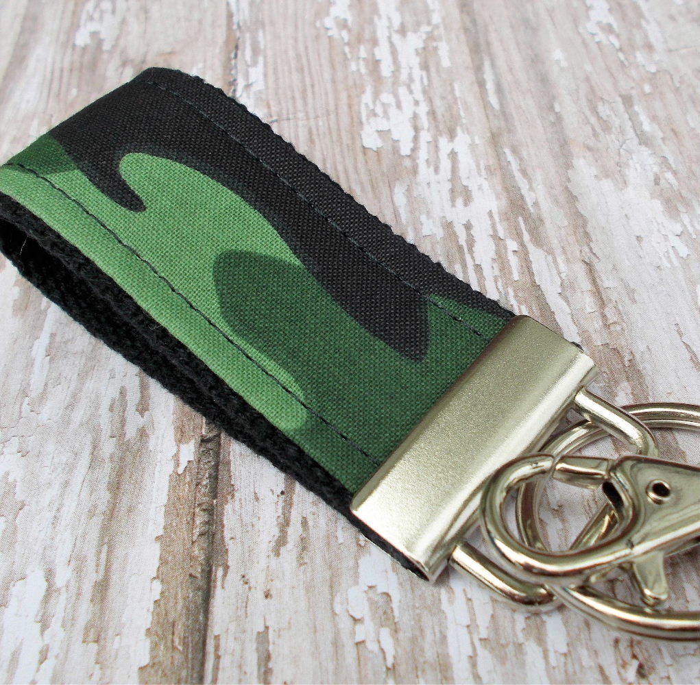 Camo Mini Key FOB Keychain for Him - Mini Keychain for Boyfriend, Husband, Father Ideal as Belt Loop Keychain
