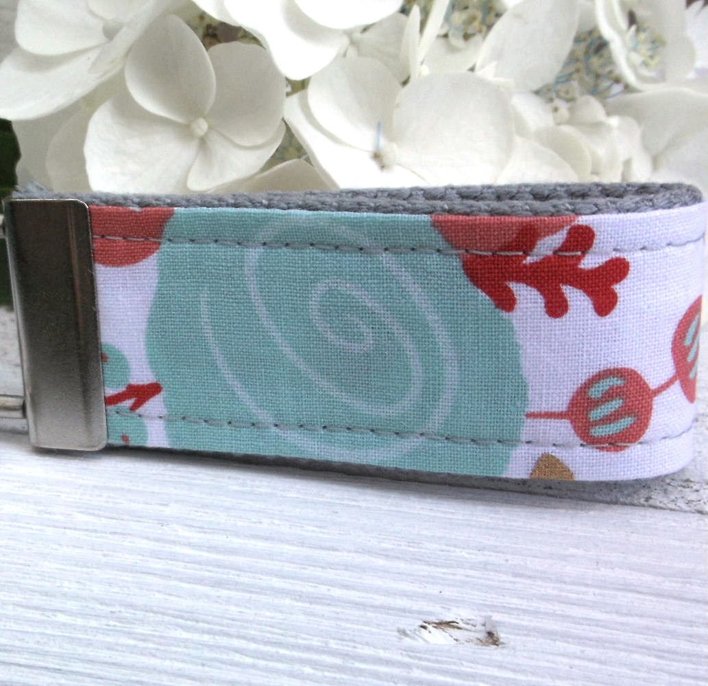 Mini Keyfob FOB Keychain for Women Ideal as a Purse Keychain or Backpack Keychain, Ideal Small Bridesmaid Gift, Floral