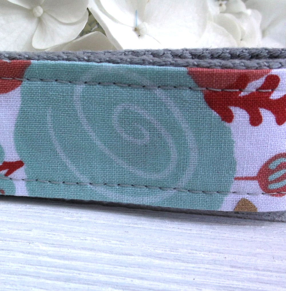 Mini Keyfob FOB Keychain for Women Ideal as a Purse Keychain or Backpack Keychain, Ideal Small Bridesmaid Gift, Floral