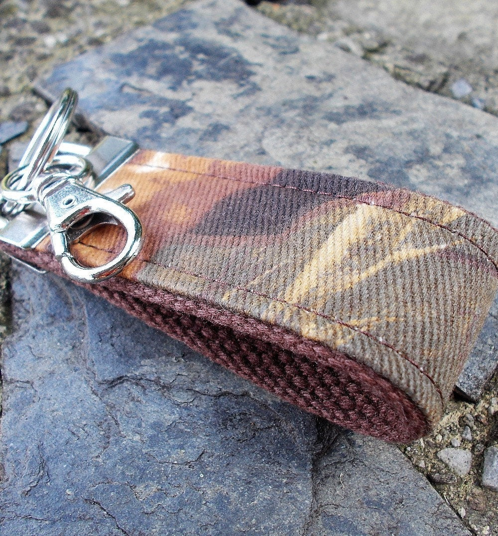 Camo Mini Key FOB Keychain for Him - Mini Keychain for Boyfriend, Husband, Father Ideal as Belt Loop Keychain