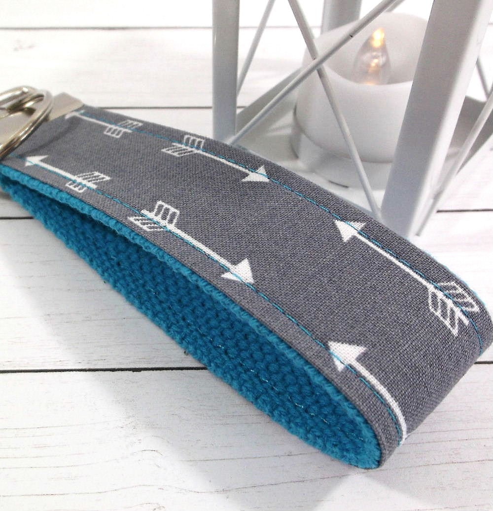 Arrow Keychain Grey Gray