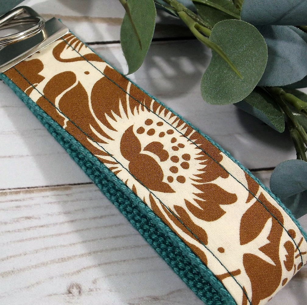 Handmade Floral Wristlet Keychain, College Graduation Gift for her, I Miss You Gift, Goodbye Gift