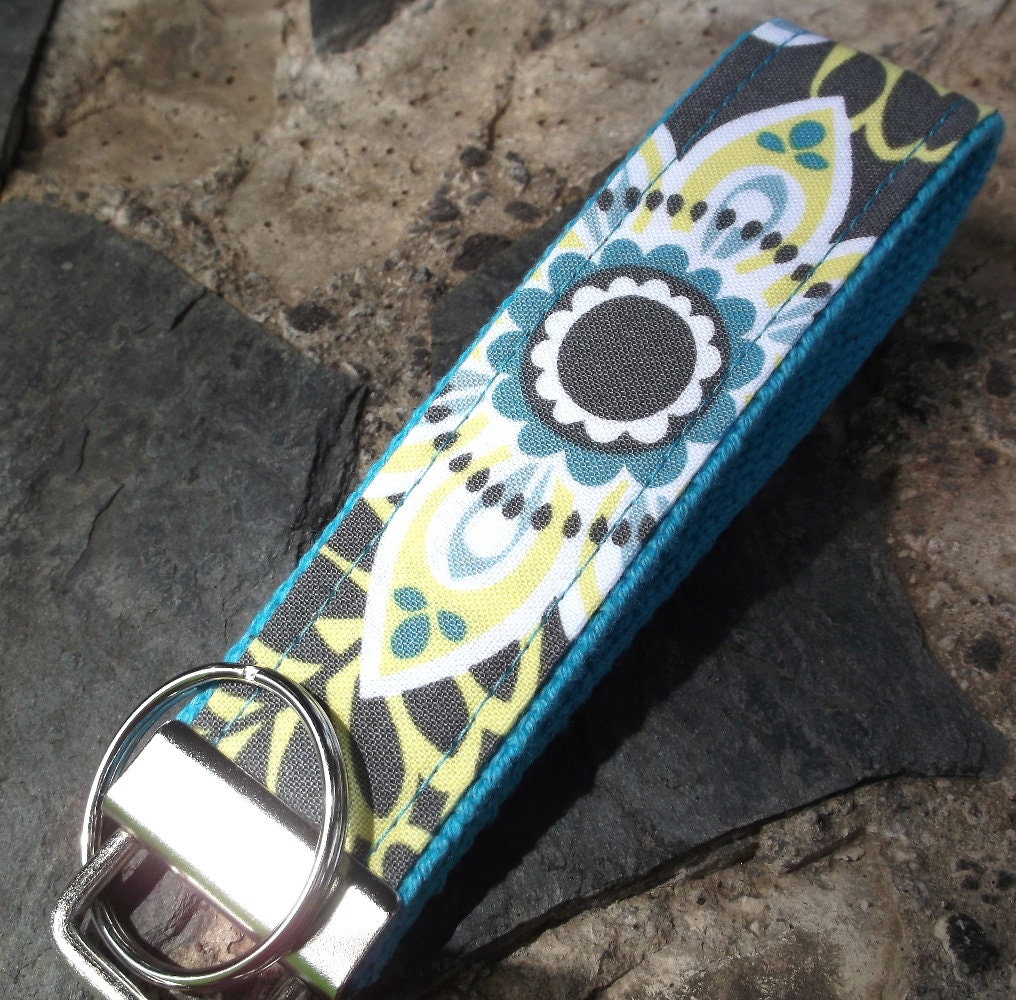 Handmade Floral Wristlet Keychain, College Graduation Gift for her, I Miss You Gift, Goodbye Gift