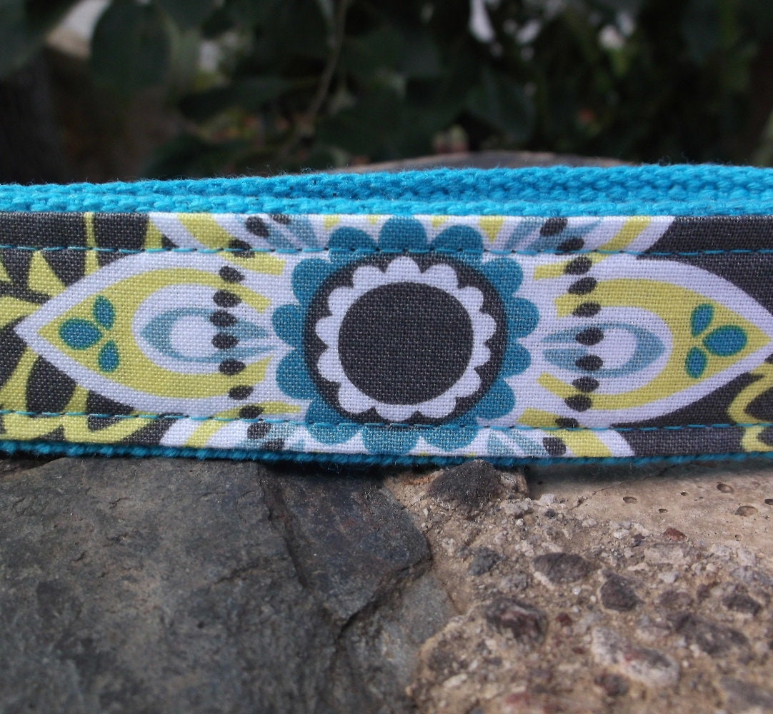 Handmade Floral Wristlet Keychain, College Graduation Gift for her, I Miss You Gift, Goodbye Gift