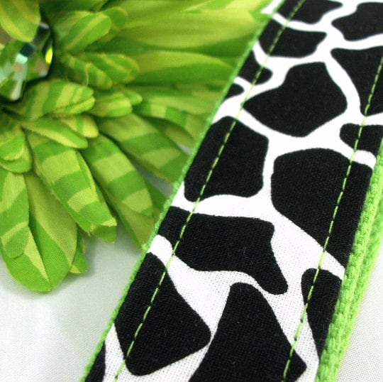 Giraffe Keychain Lime