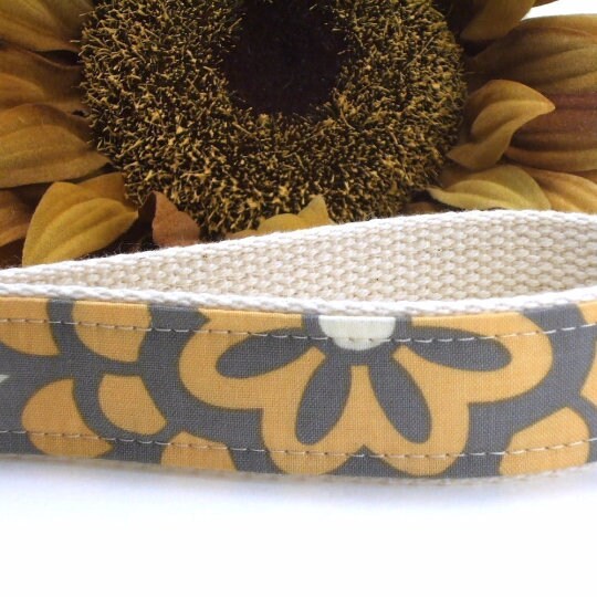 Amy Butler Key Fob Wallflower