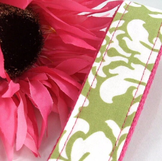 Damask Key Fob in Avocado Fuchsia