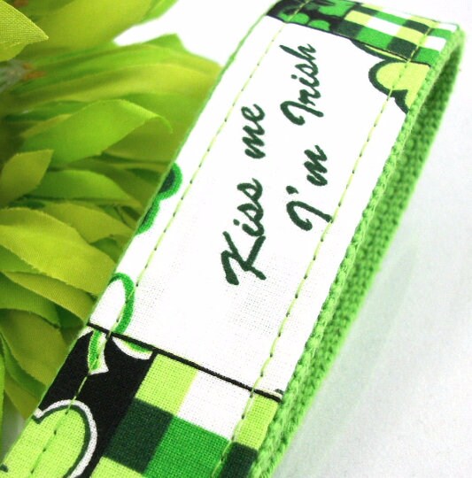 Irish Keychain, Shamrock Keychain, St. Patricks Day Gifts, Wristlet Keychain, Luck of the Irish, Four Leaf Clover Keychain, Wrist Keychain