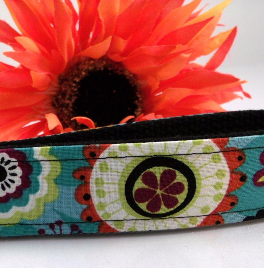 Handmade Wristlet Keychain in Paisley fabric, Boho Keychain, College Graduation Gift for her, I Miss You Gift, Mom Gift from Son