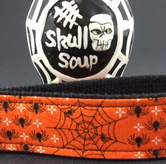 Handmade Keychain Wristlet with Spiders, Spider, Popular Right Now, Halloween, Thank you gift for Friend, Preschool Teacher Gifts