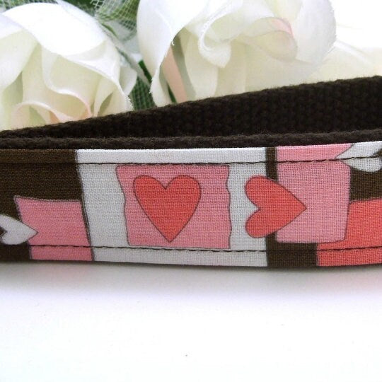 Pretty Pink Heart Keychain Gift for her, Wristlet Keychain, Key Fob Wristlet, Sister Gift, New Mom Gift, Teacher Appreciation gift