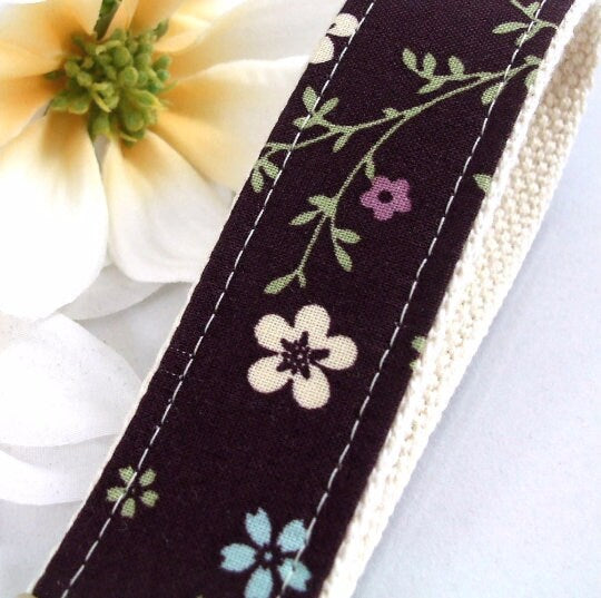 Handmade Floral Wristlet Keychain, Expecting Mom Gift, College Graduation Gift for Her, Nurse Graduation Gift