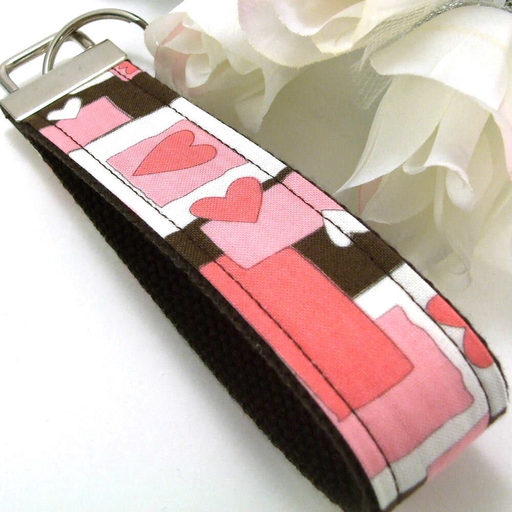 Pretty Pink Heart Keychain Gift for her, Wristlet Keychain, Key Fob Wristlet, Sister Gift, New Mom Gift, Teacher Appreciation gift