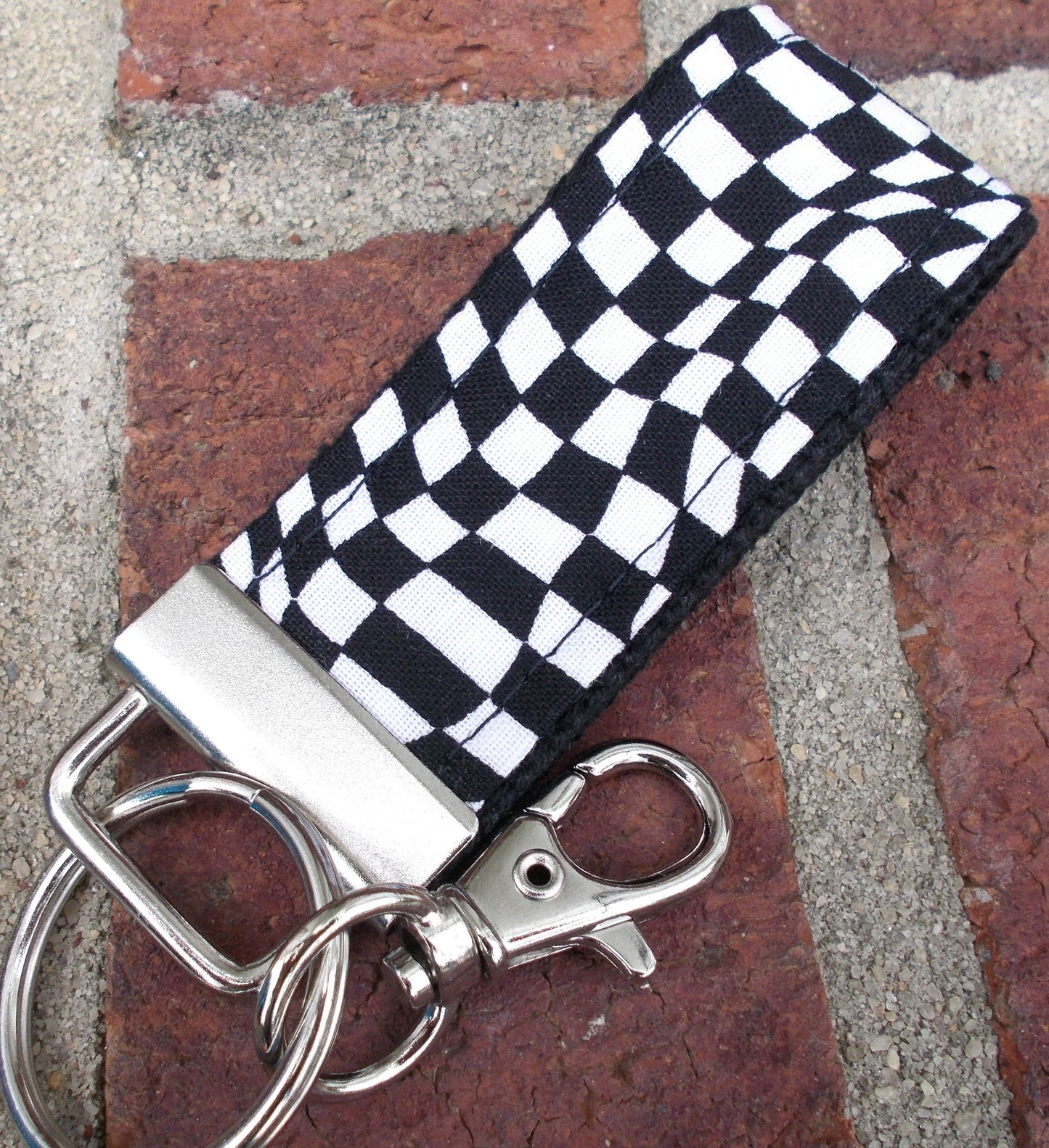 Mini Key FOB Keychain for Him - Mini Keychain for Boyfriend, Husband, Father Ideal as Belt Loop Keychain Racing Checks