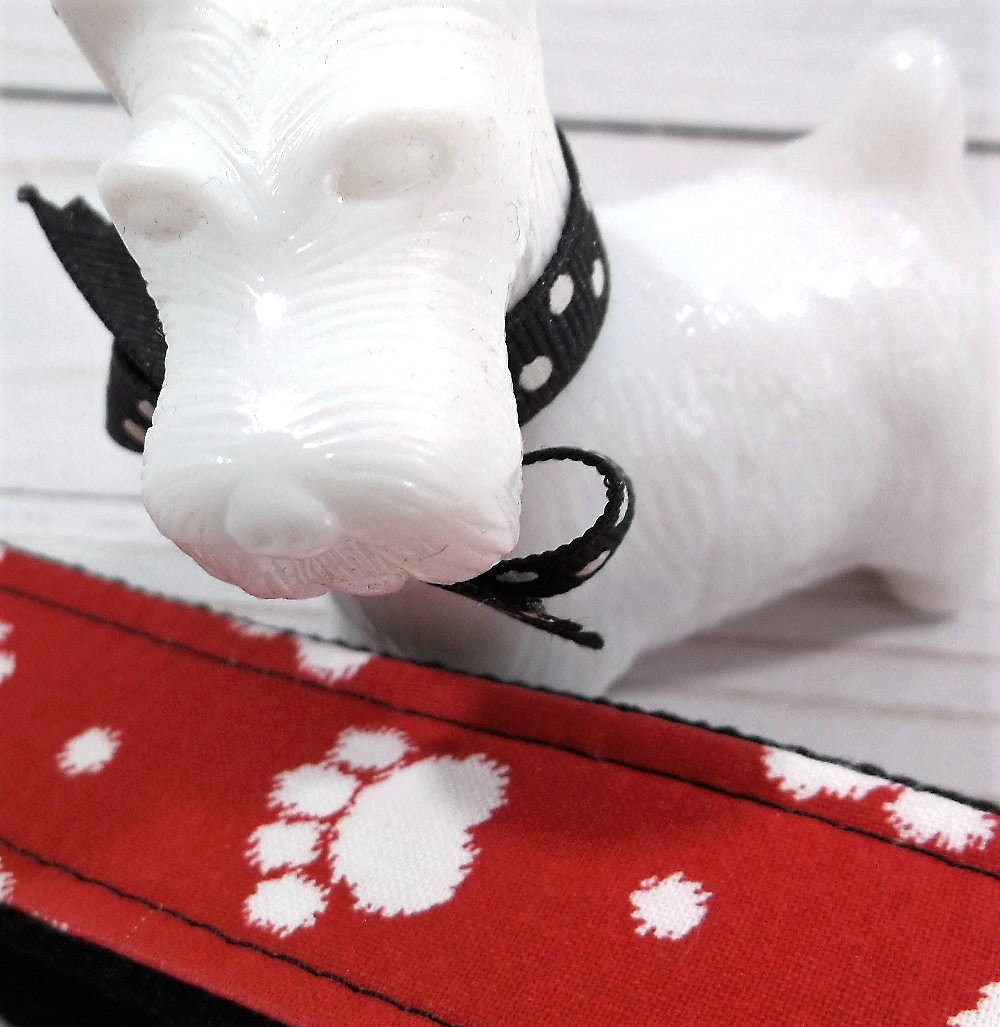 Dog Mom Keychain, Rescue Mom, Vet Tech Gift, Adopt Dog, Dog Sitter, Adopt a Pet, Trending Now, Dog Walker, Wristlet Keychain, Dog Owner gift