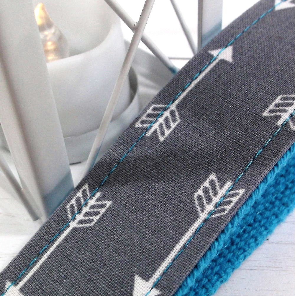 Arrow Keychain Grey Gray