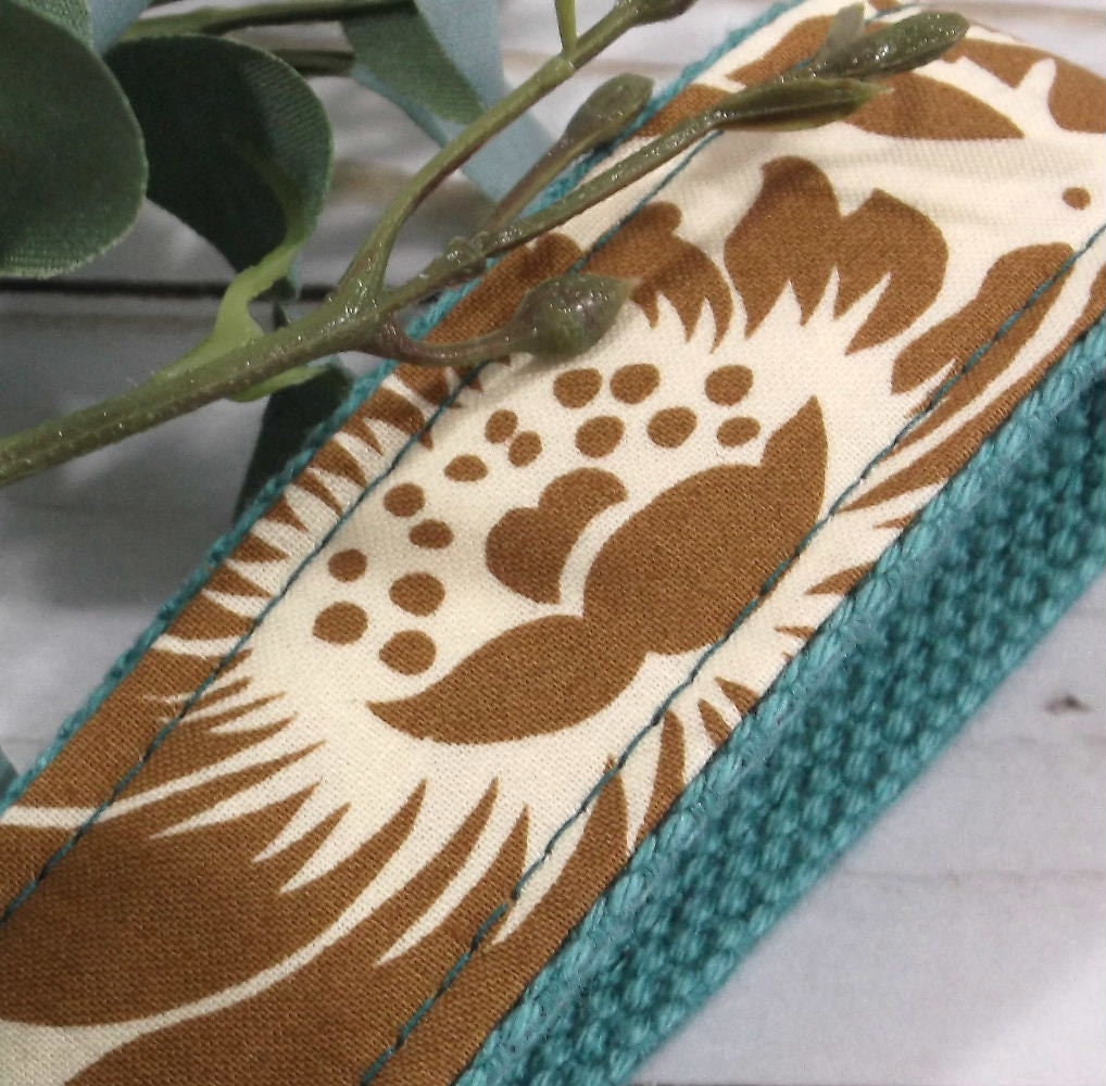 Handmade Floral Wristlet Keychain, College Graduation Gift for her, I Miss You Gift, Goodbye Gift