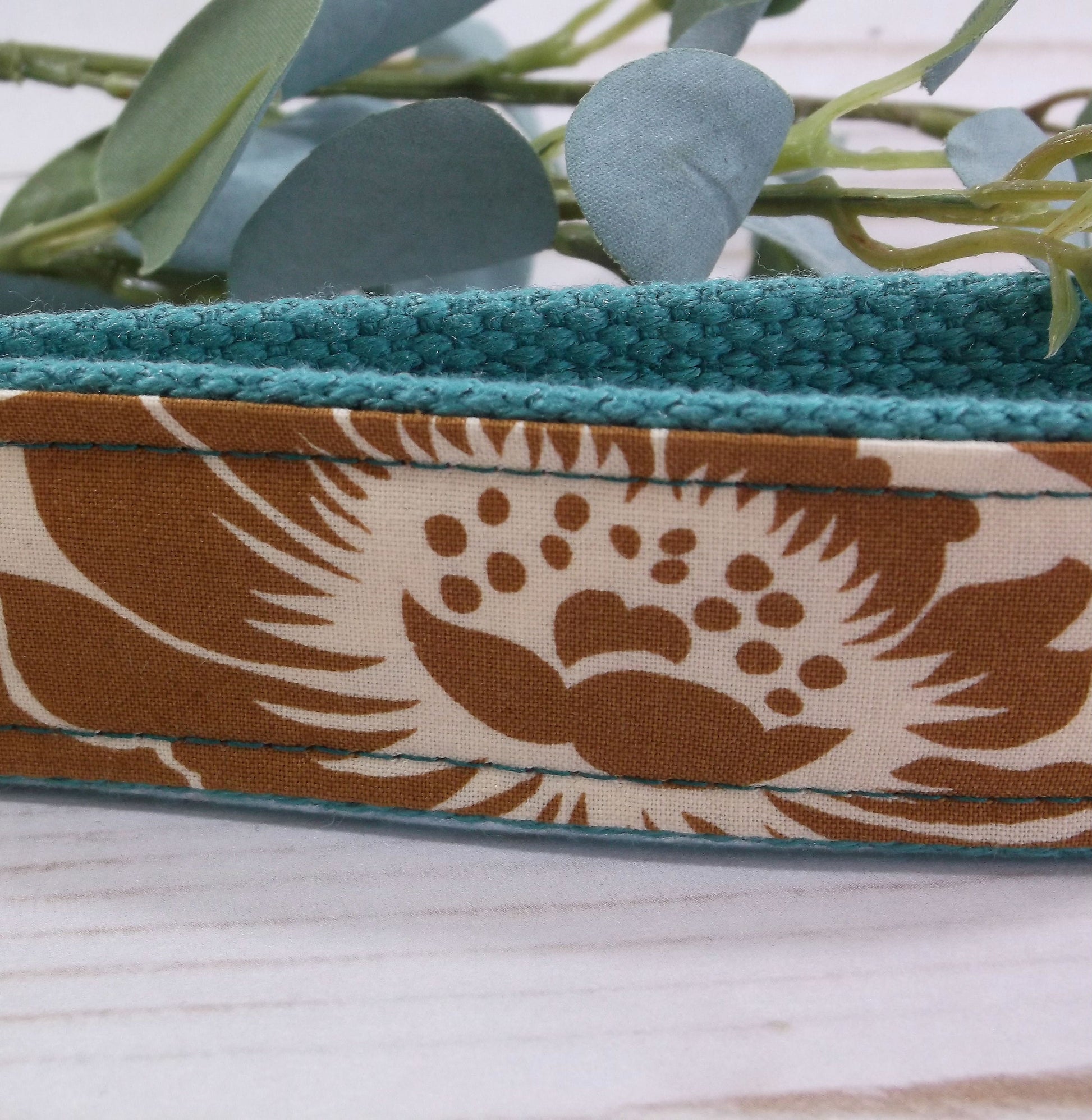 Handmade Floral Wristlet Keychain, College Graduation Gift for her, I Miss You Gift, Goodbye Gift