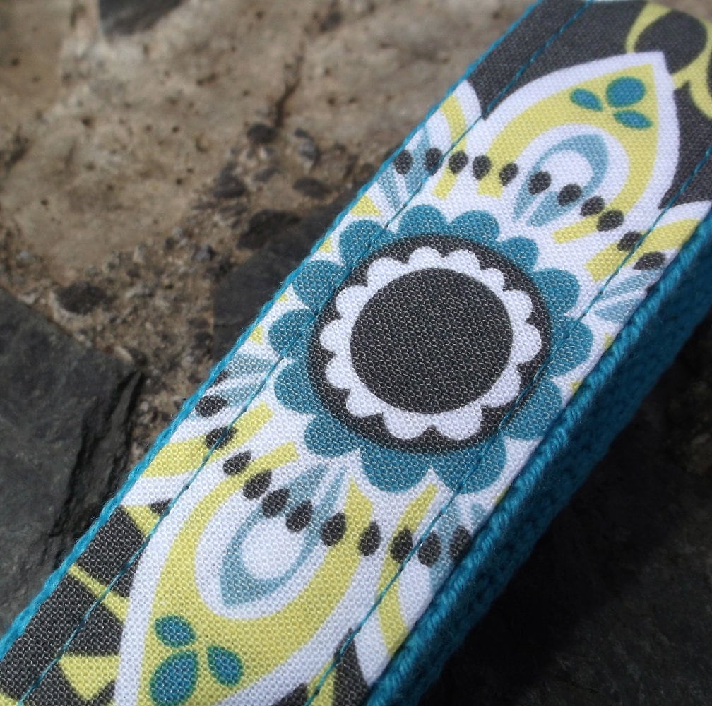 Handmade Floral Wristlet Keychain, College Graduation Gift for her, I Miss You Gift, Goodbye Gift