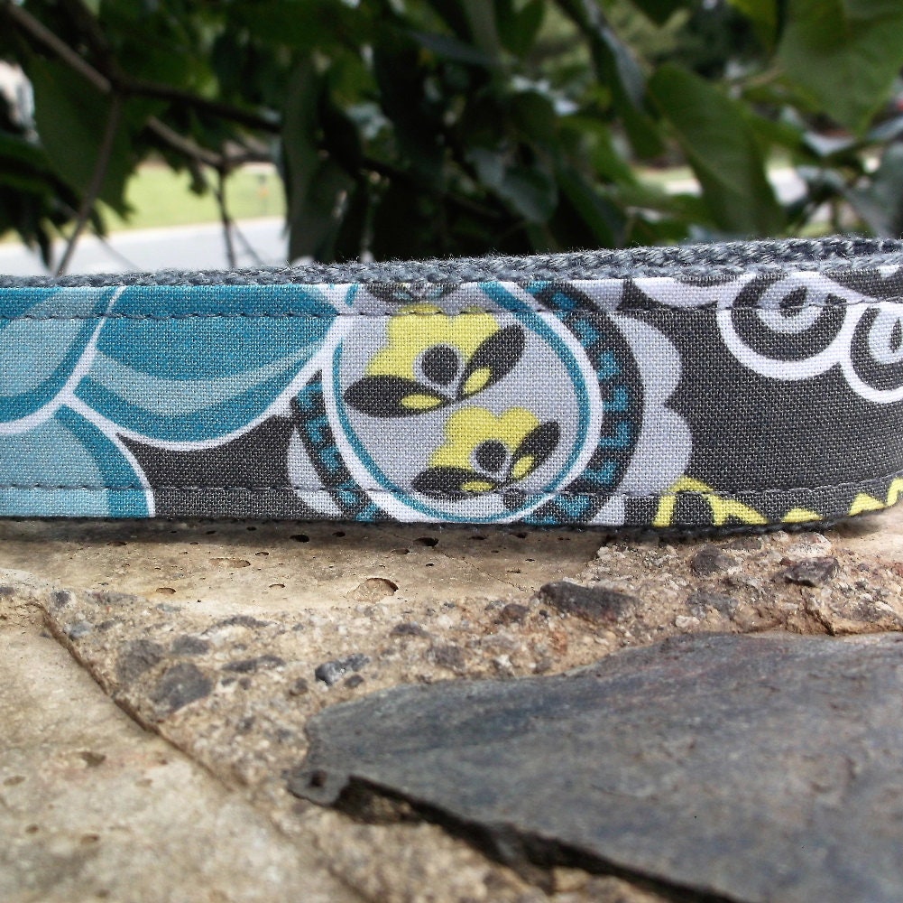 Handmade Floral Wristlet Keychain, College Graduation Gift for her, I Miss You Gift, Goodbye Gift