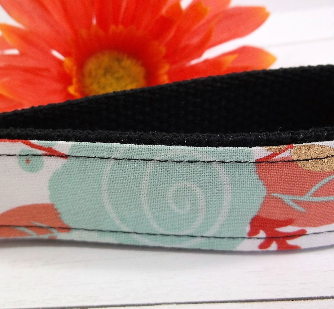 Floral Wristlet Keychain, College Graduation Gift for her, I Miss You Gift, Goodbye Gift