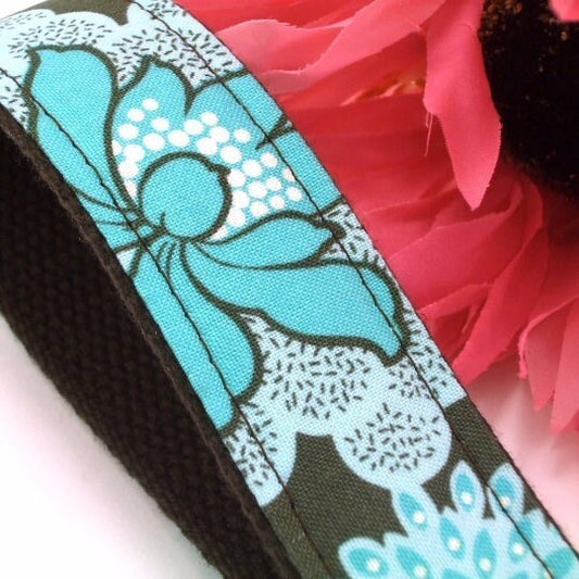 Amy Butler Key Fob Daisy Chain Clematis