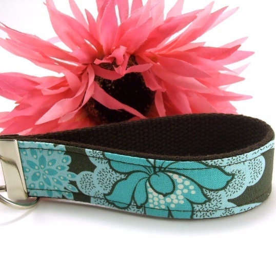 Amy Butler Key Fob Daisy Chain Clematis