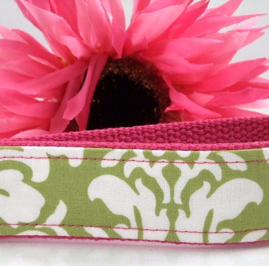 Damask Key Fob in Avocado Fuchsia