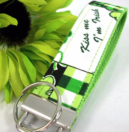 Irish Keychain, Shamrock Keychain, St. Patricks Day Gifts, Wristlet Keychain, Luck of the Irish, Four Leaf Clover Keychain, Wrist Keychain