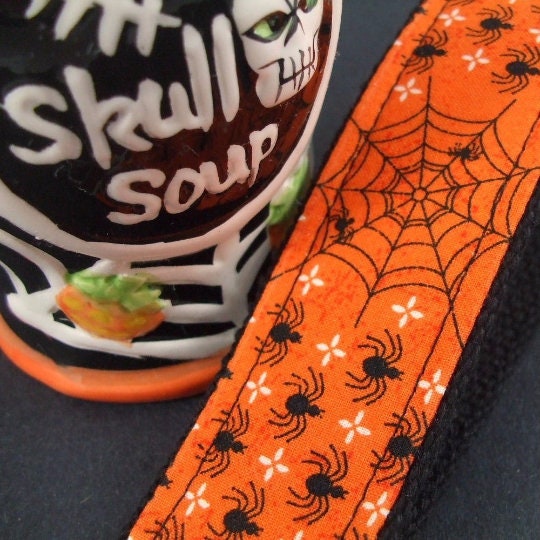 Handmade Keychain Wristlet with Spiders, Spider, Popular Right Now, Halloween, Thank you gift for Friend, Preschool Teacher Gifts