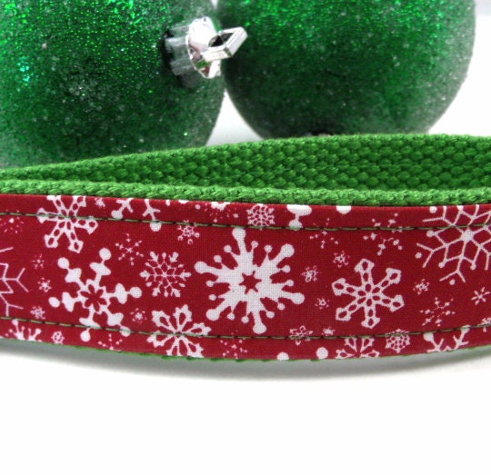 Handmade Christmas Keychain Wristlet, Snowflake, Christmas in July, Trending Now, Key Chains for Women, Teacher Gifts