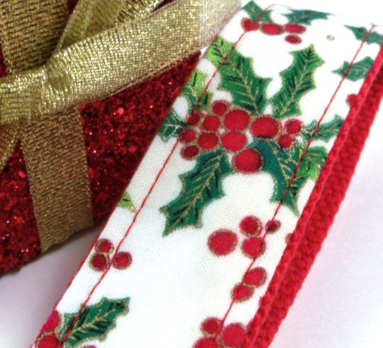 Handmade Christmas Keychain Wristlet, Holly, Christmas in July, Trending Now, Key Chains for Women, Teacher Gifts