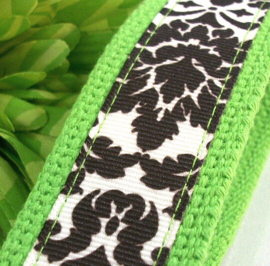 Handmade Ribbon Keychain in Floral Damask, Floral Wristlet Keychain, College Graduation Gift for her, Mom Gift from Son