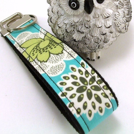 Amy Butler Key Fob Daisy Chain Clematis