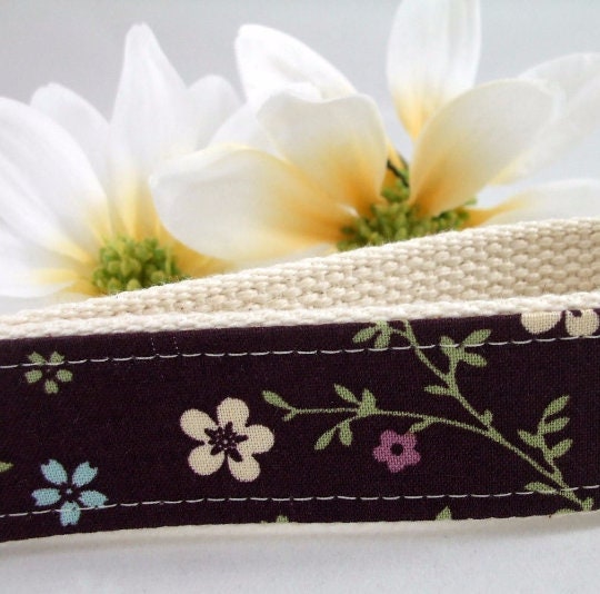 Handmade Floral Wristlet Keychain, Expecting Mom Gift, College Graduation Gift for Her, Nurse Graduation Gift