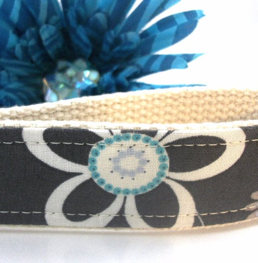 Funky Floral Keyfob in Grey and Turquoise