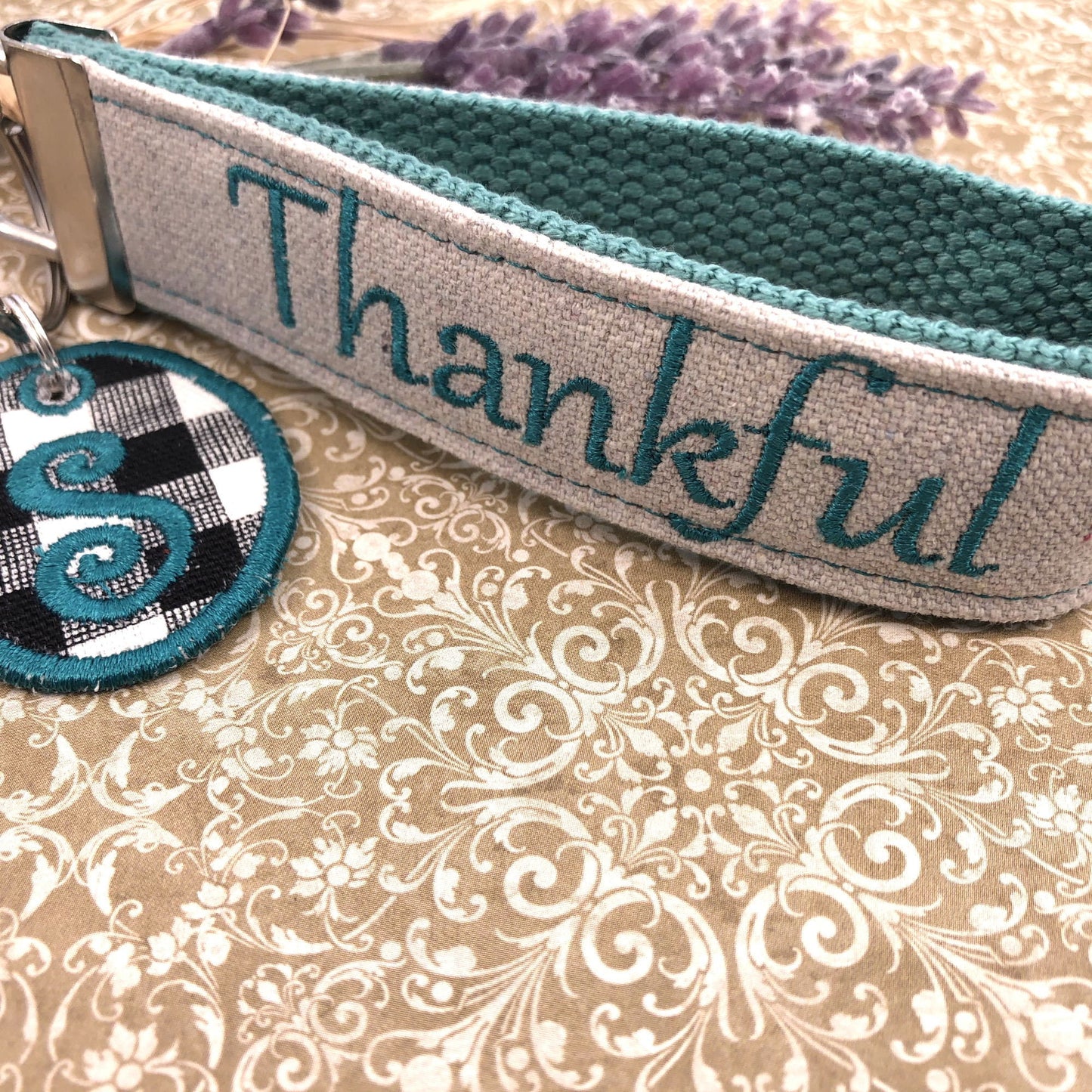 Thankful Wristlet Keychain, Wrist Keychain for Her, Key fob Wristlet, Keychain Wristlet, Bracelet Keychain, Inspirational Keychain, Monogram
