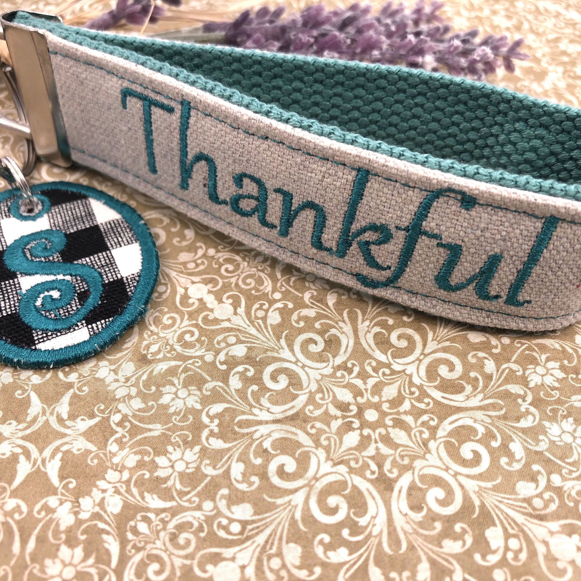 Thankful Wristlet Keychain, Wrist Keychain for Her, Key fob Wristlet, Keychain Wristlet, Bracelet Keychain, Inspirational Keychain, Monogram