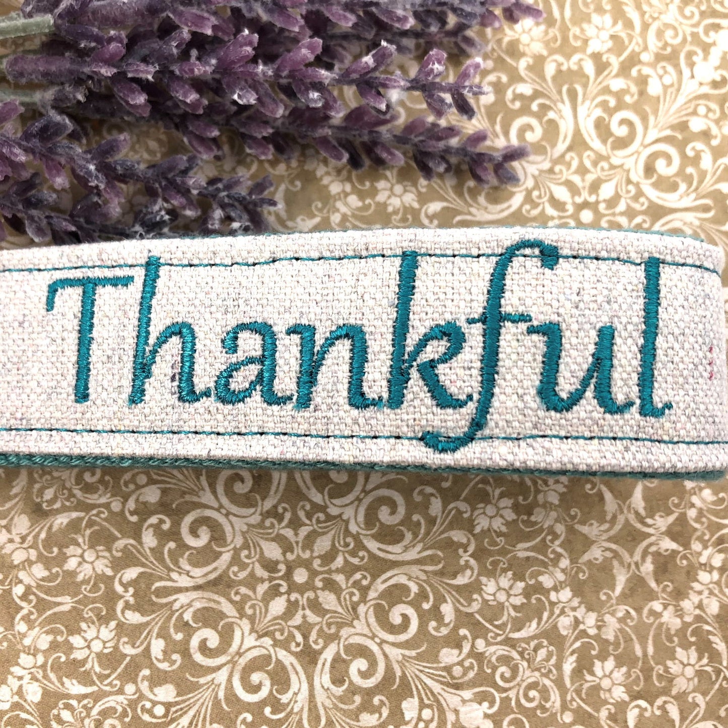 Thankful Wristlet Keychain, Wrist Keychain for Her, Key fob Wristlet, Keychain Wristlet, Bracelet Keychain, Inspirational Keychain, Monogram