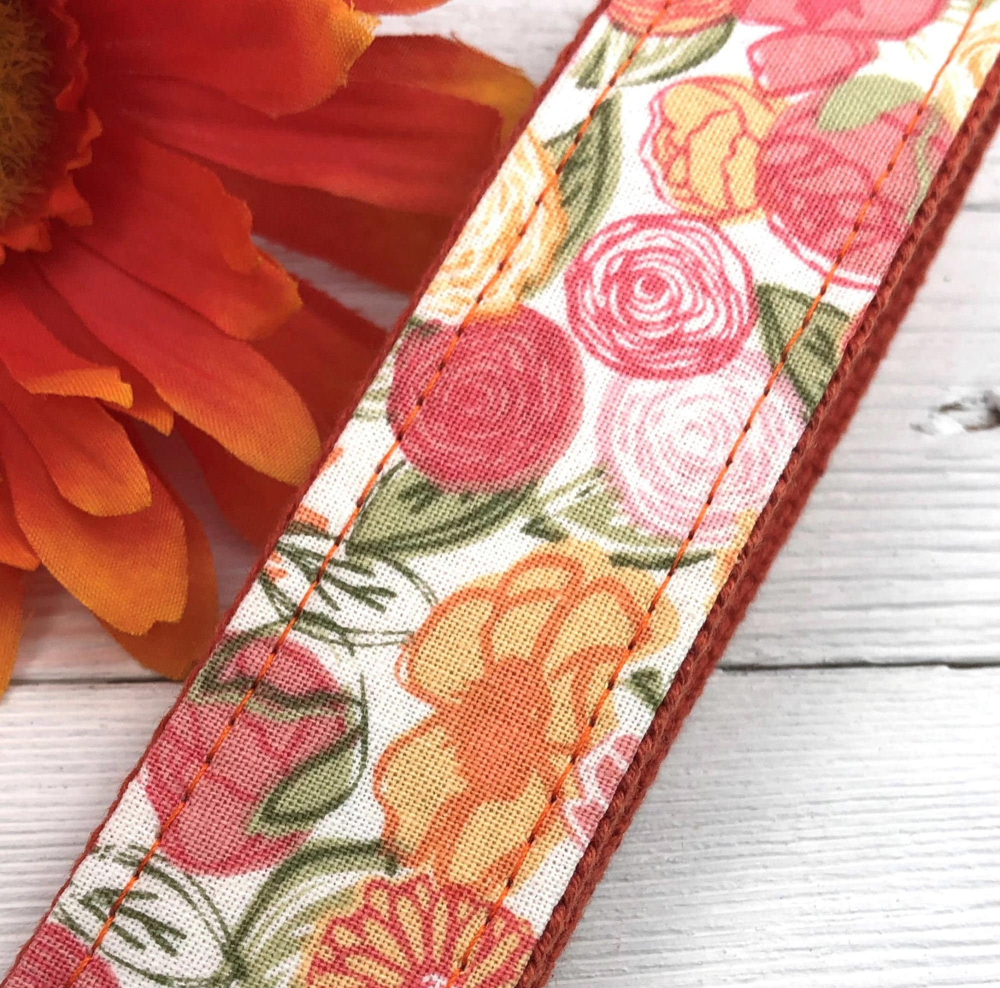 Floral Wristlet Keychain, Wrist Keychain for Her, Key fob Wristlet in Coral and Pink, Keychain Wristlet, Bracelet Keychain