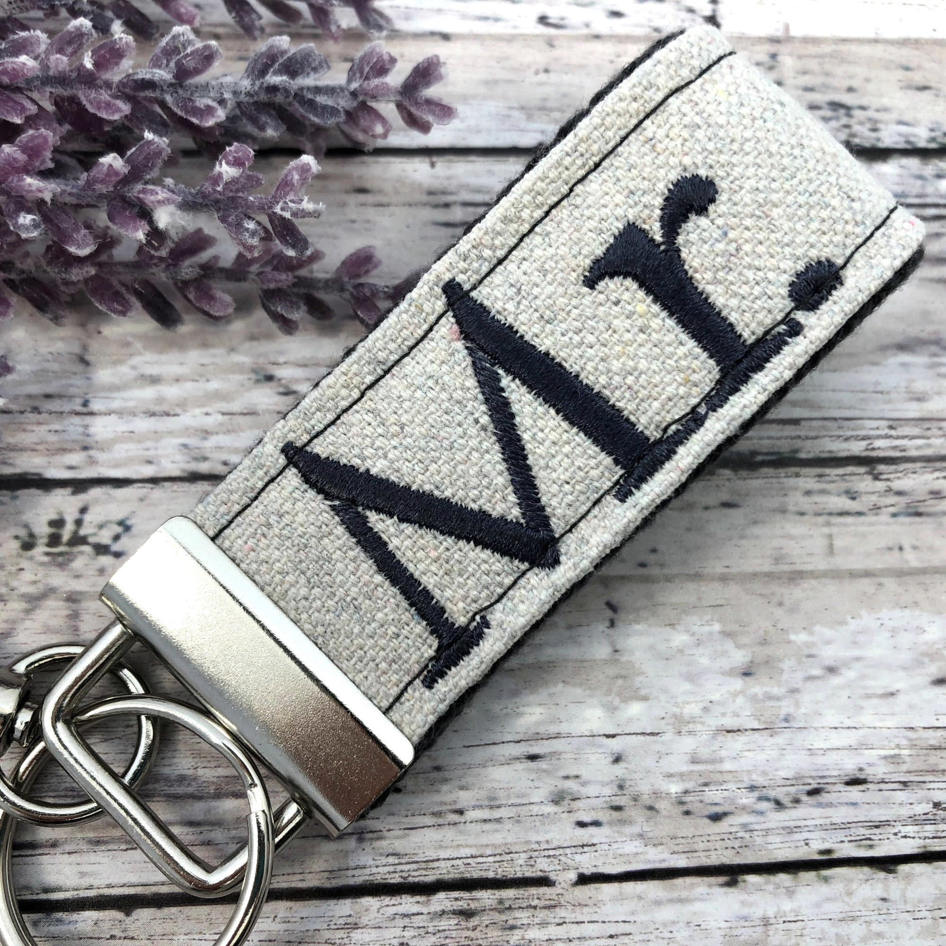 Couples Keychain, Couples Keychains, Couples Keychain Set, Couples Keychain Personalized, Mr. and Mrs., Mr. and Mrs. Gifts, Wedding Gift