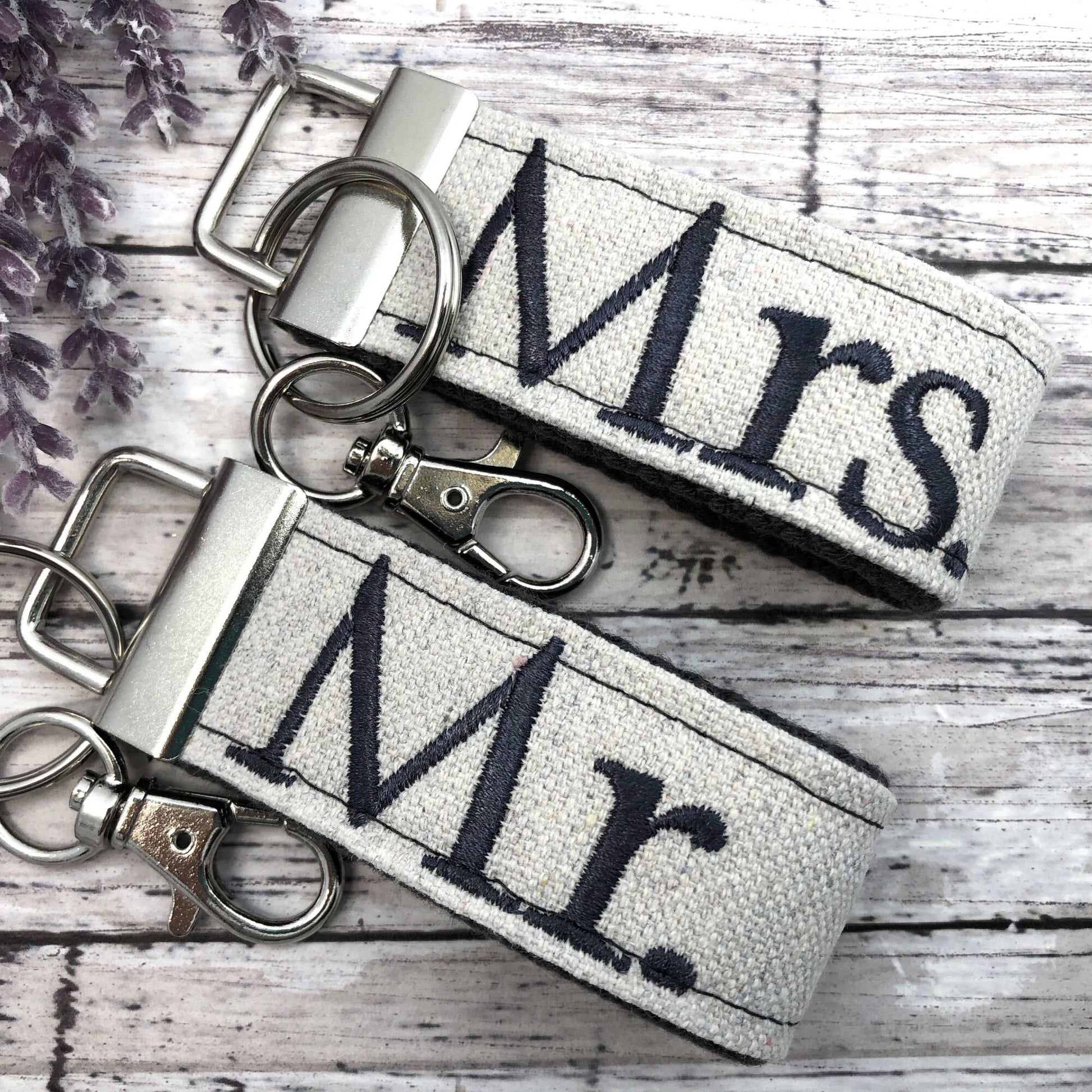 Couples Keychain, Couples Keychains, Couples Keychain Set, Couples Keychain Personalized, Mr. and Mrs., Mr. and Mrs. Gifts, Wedding Gift