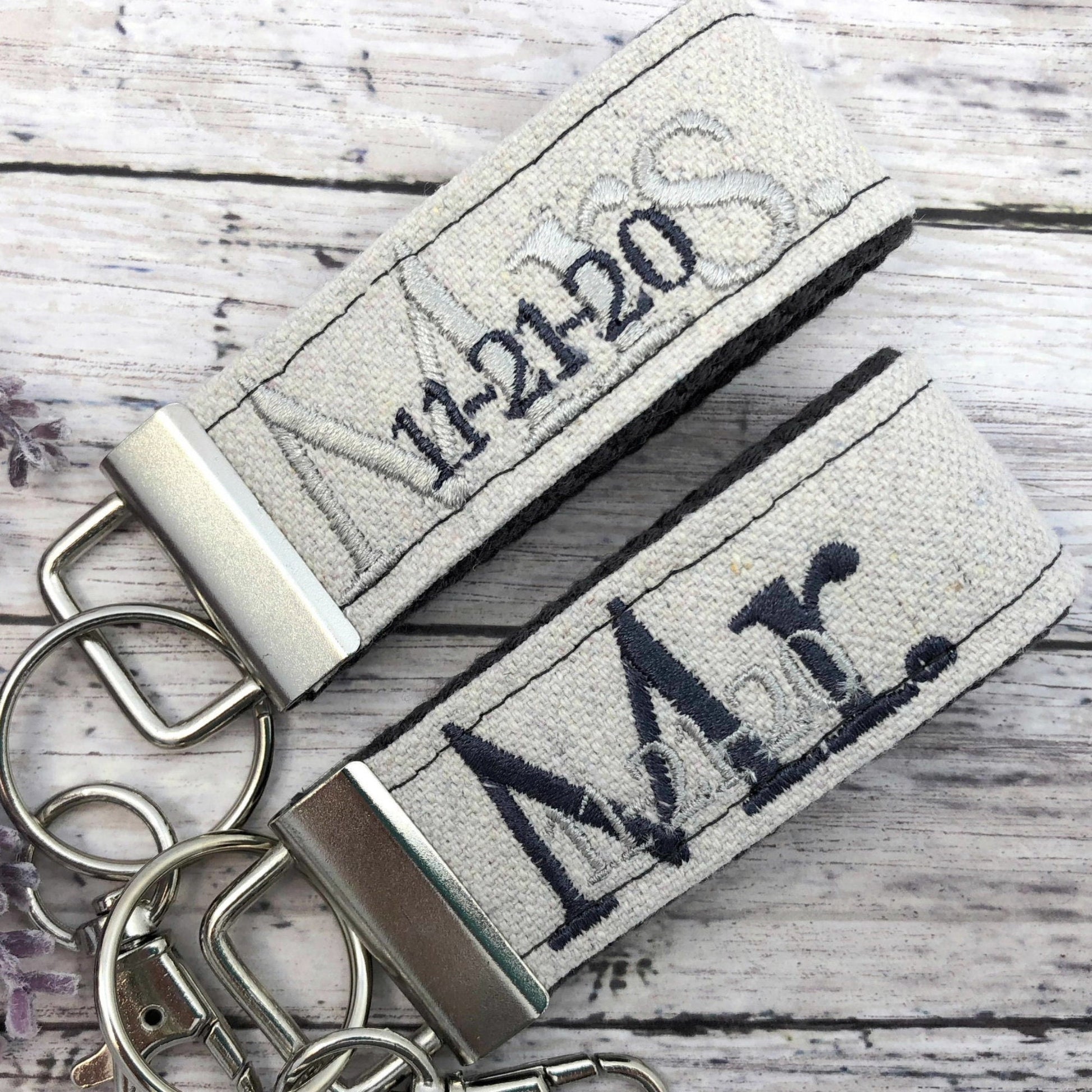 Couples Keychain, Couples Keychains, Couples Keychain Set, Couples Keychain Personalized, Mr. and Mrs., Mr. and Mrs. Gifts, Wedding Gift