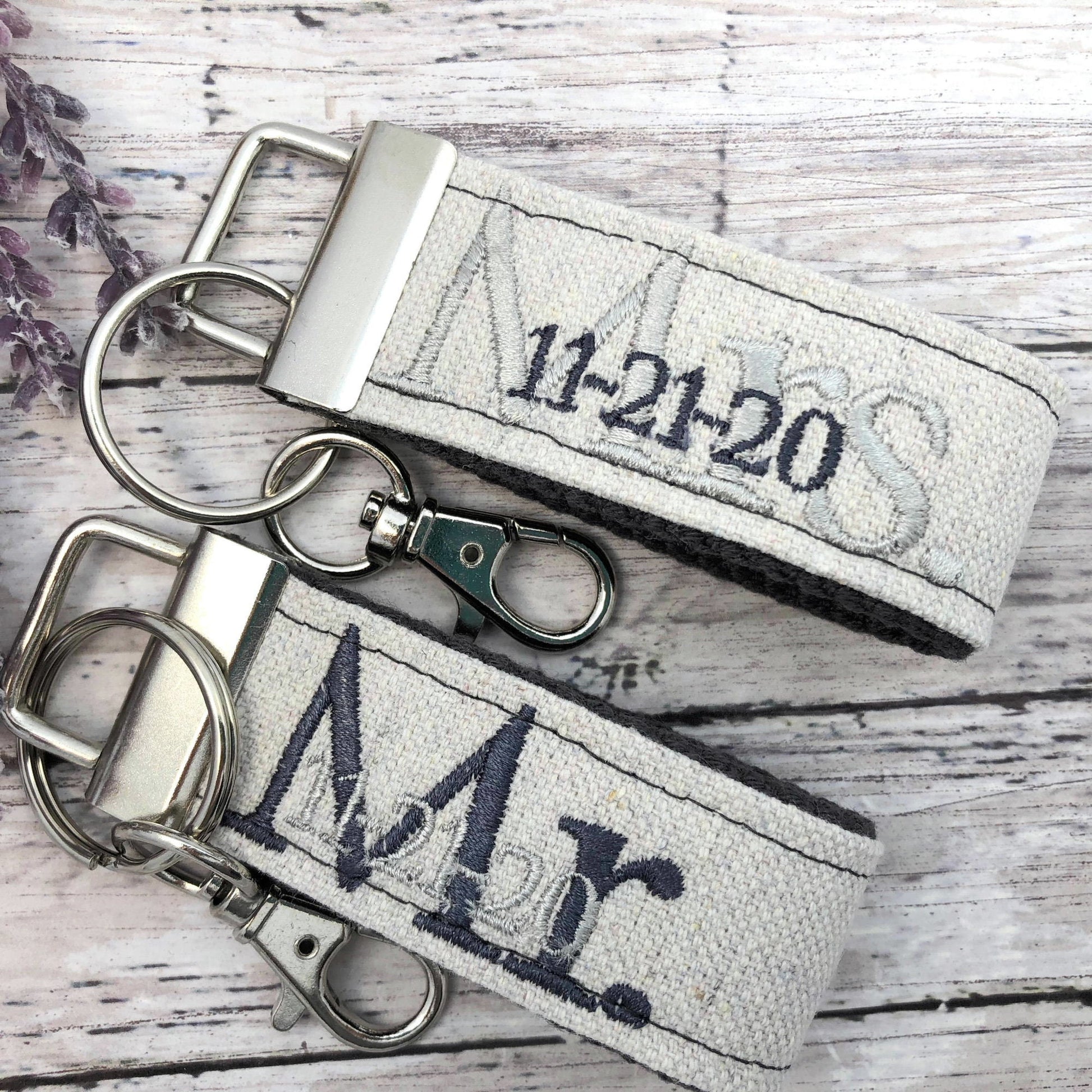 Couples Keychain, Couples Keychains, Couples Keychain Set, Couples Keychain Personalized, Mr. and Mrs., Mr. and Mrs. Gifts, Wedding Gift