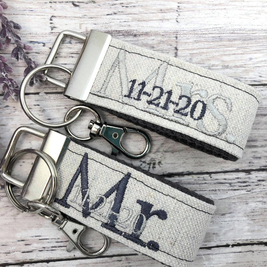 Couples Keychain, Couples Keychains, Couples Keychain Set, Couples Keychain Personalized, Mr. and Mrs., Mr. and Mrs. Gifts, Wedding Gift