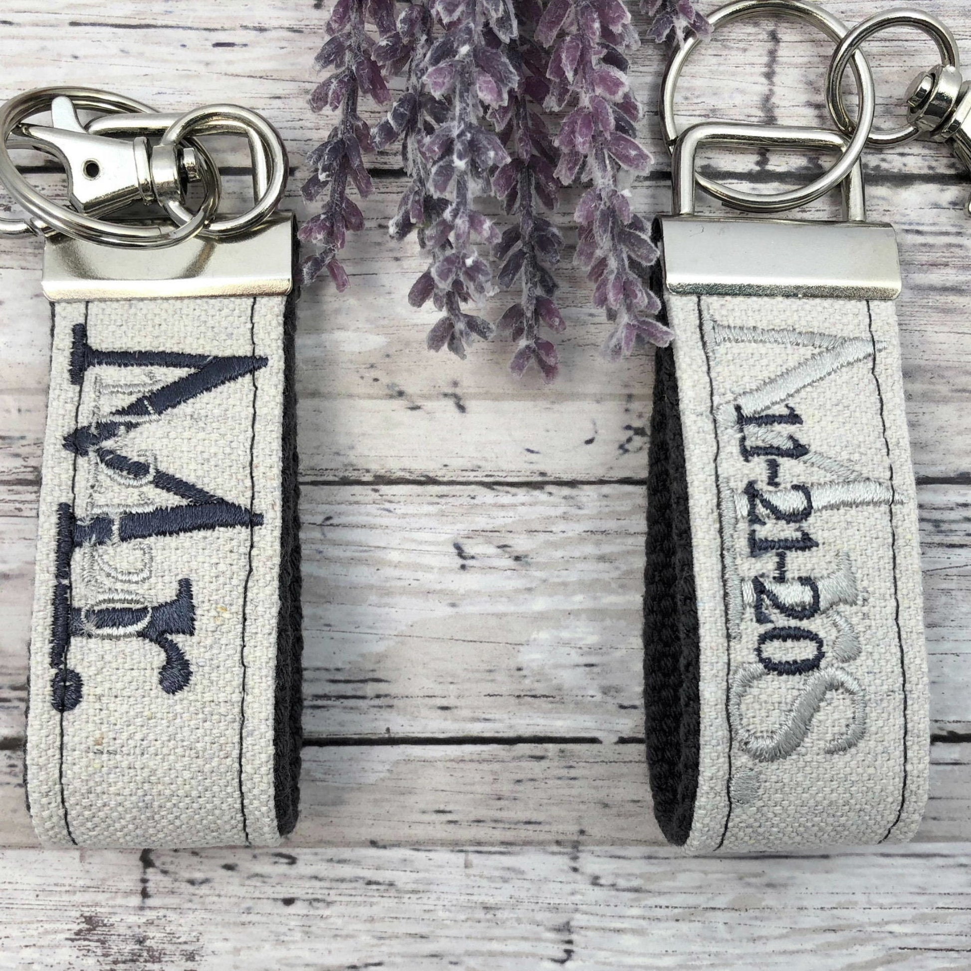 Couples Keychain, Couples Keychains, Couples Keychain Set, Couples Keychain Personalized, Mr. and Mrs., Mr. and Mrs. Gifts, Wedding Gift