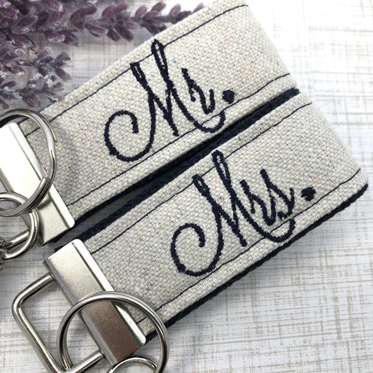 Couples Keychain, Couples Keychains, Couples Keychain Set, Couples Keychain Personalized, Mr. and Mrs., Mr. and Mrs. Gifts, Wedding Gift