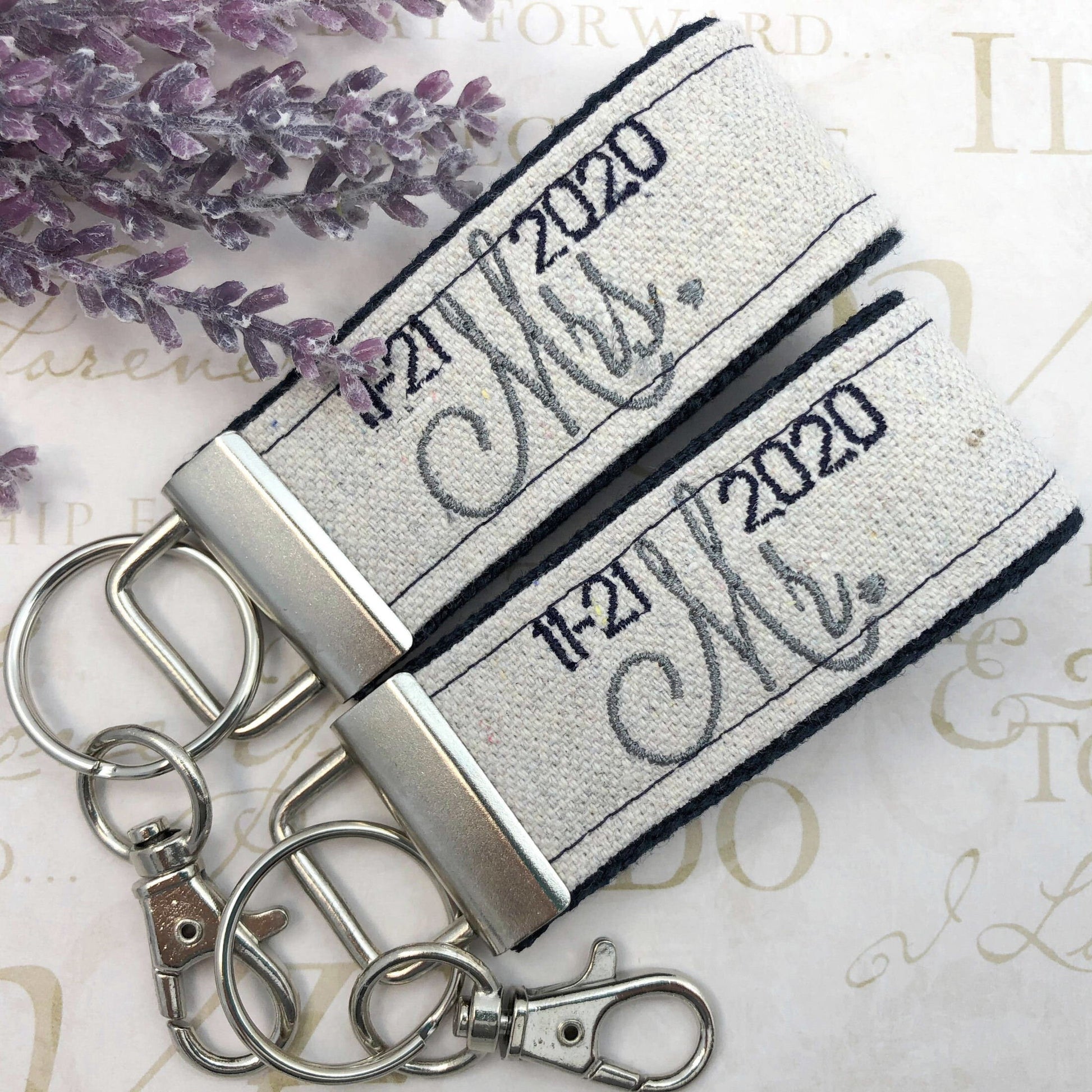 Couples Keychain, Couples Keychains, Couples Keychain Set, Couples Keychain Personalized, Mr. and Mrs., Mr. and Mrs. Gifts, Wedding Gift